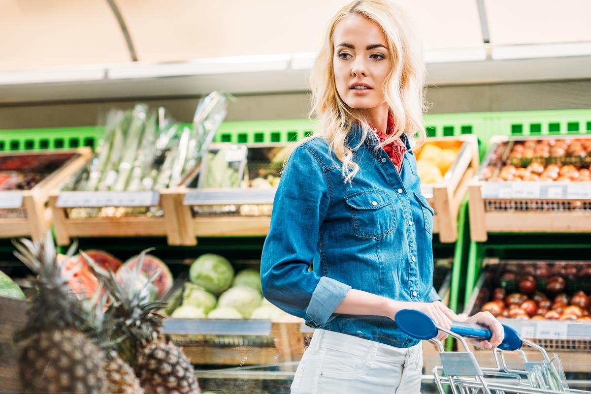 Какие продукты в магазине стоит обходить стороной