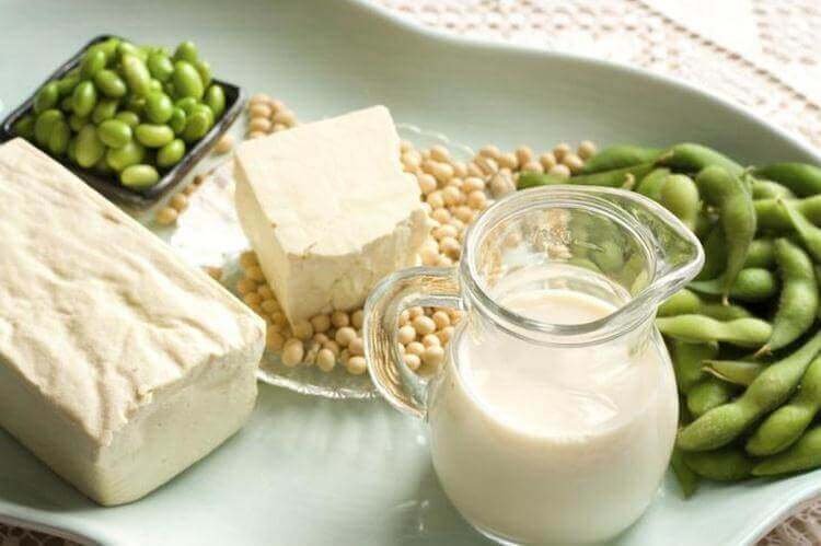 10 продуктов, в которых больше всего кальция. В этом списке нет молока, йогурта и сыров